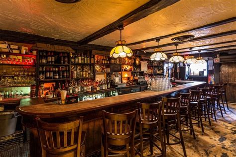 Le Chile is a family-friendly Irish pub with a quaint interior showcasing photographs and trinkets lining the walls. . Best pubs in manhattan